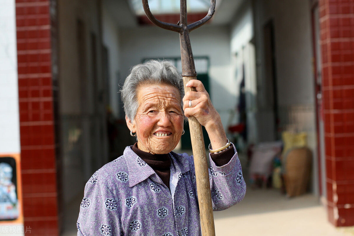 农村老人死亡后各种补助金,老人去世后农村补贴钱怎么拿