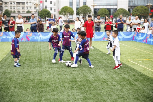 足球特点幼儿园有哪些活动,世界足球日活动幼儿园