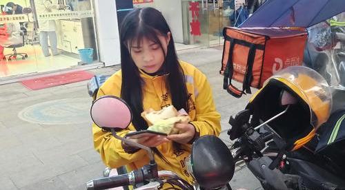 外卖小哥月薪过万？年龄大多25——35岁，中年人为何不入行？