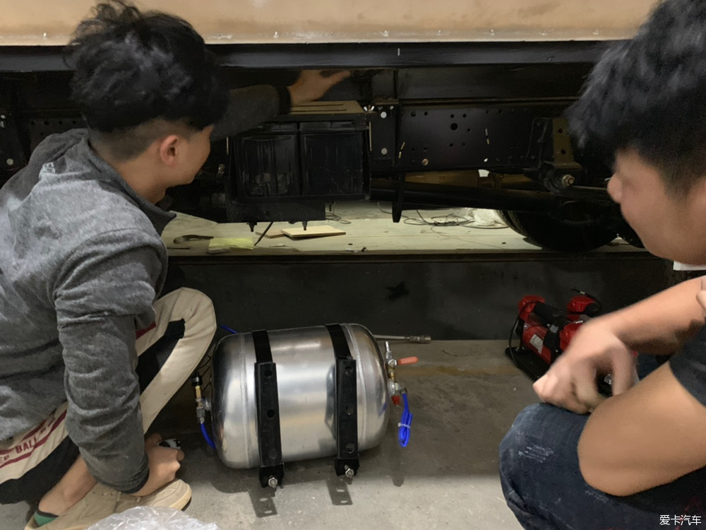 2.0t发动机搭载爱信8at变速箱suv,3.0t柴油v6发动机8at变速箱的车