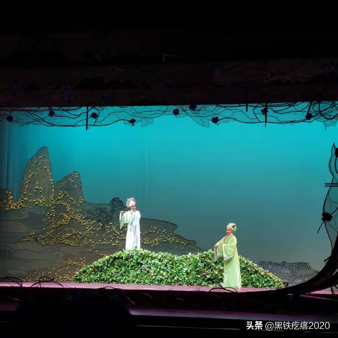 南京旅游攻略住宿酒店大学生,南京旅游攻略必去十个景点