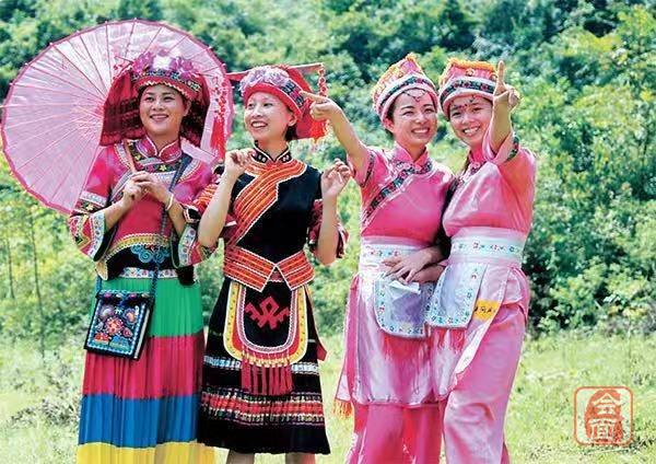 「民族的大团结你我的运动会」家居山坝安乐在——仫佬族