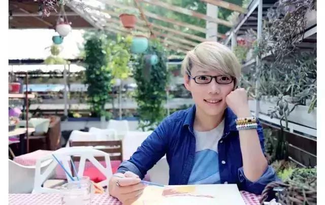 10大赚钱副业摆地摊卖什么最赚钱,做一个摆地摊的姑娘该如何入手