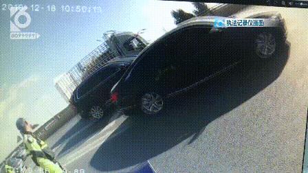 这波操作太上头！别人开业送花篮法拉利大哥开业送驾照