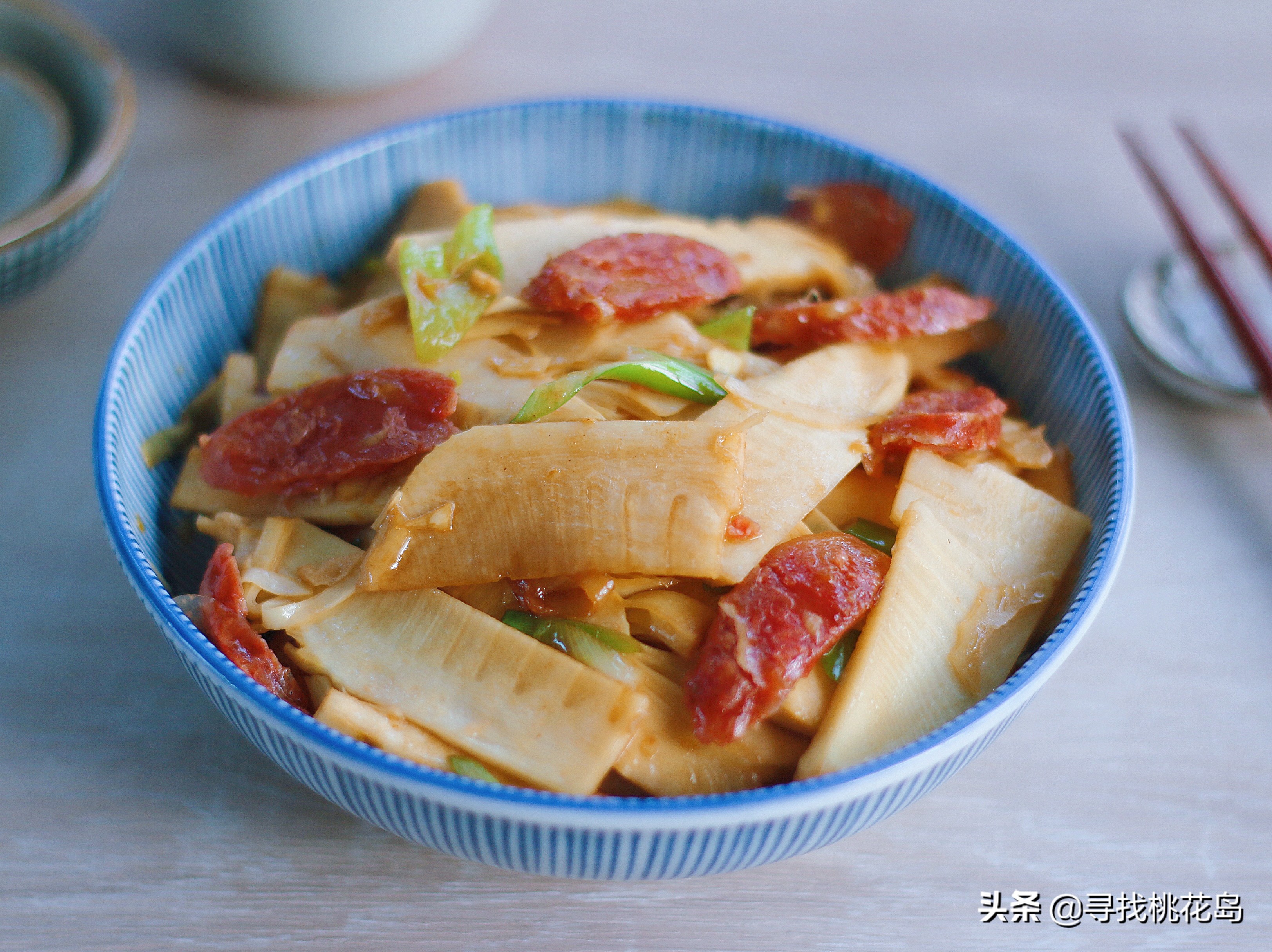 冬笋腊肠这么炒，笋片不涩又入味，好吃下饭，冬天吃正当时