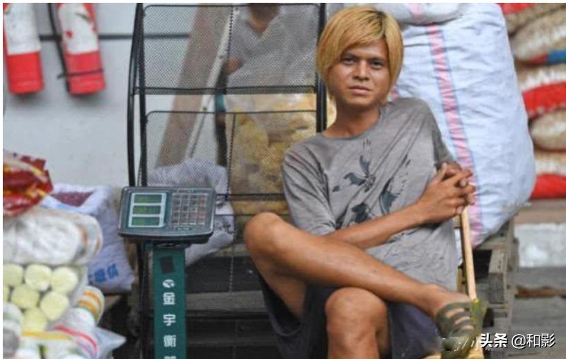 谢霆锋、谭维维、朴树、韩寒，这年头，明星也有骑电动车的情怀