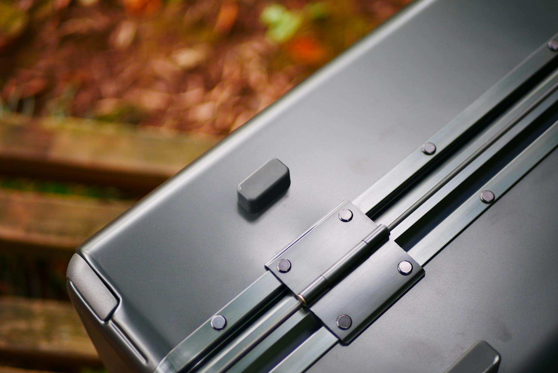 地平线8号20寸登机箱黑色,地平线8号经典系列行李箱测评