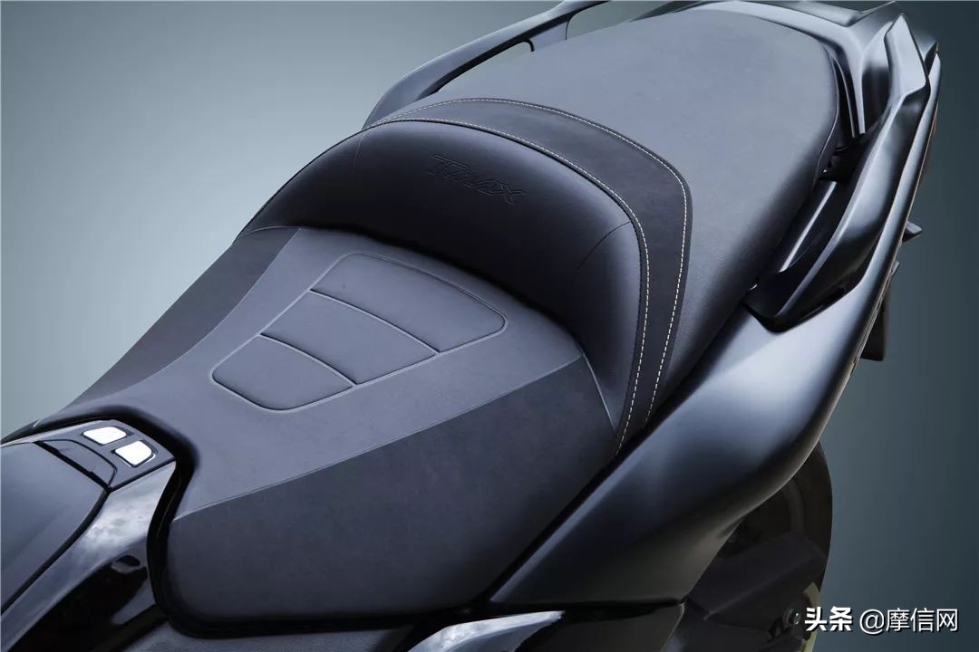 雅马哈tmax530顶配价格,雅马哈tmax530和xmax300对比