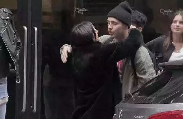 贝克汉姆大儿子帅不,贝克汉姆大儿子布鲁克林是驼背吗