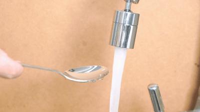 给水龙头装上“花洒”，360°不飞溅还增压，一天省7瓶大怡宝