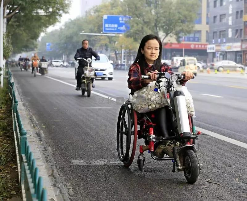 一地鸡毛事件完整视频,一地羽毛