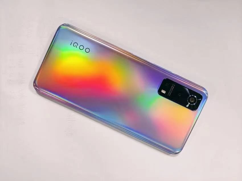 vivo新款手机6.78英寸屏幕44w闪充,最近新出的vivo的配置及价格