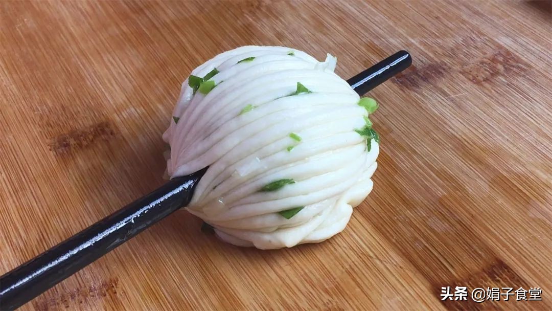 简单的花卷的做法拧法,简单花卷的几种拧法图解