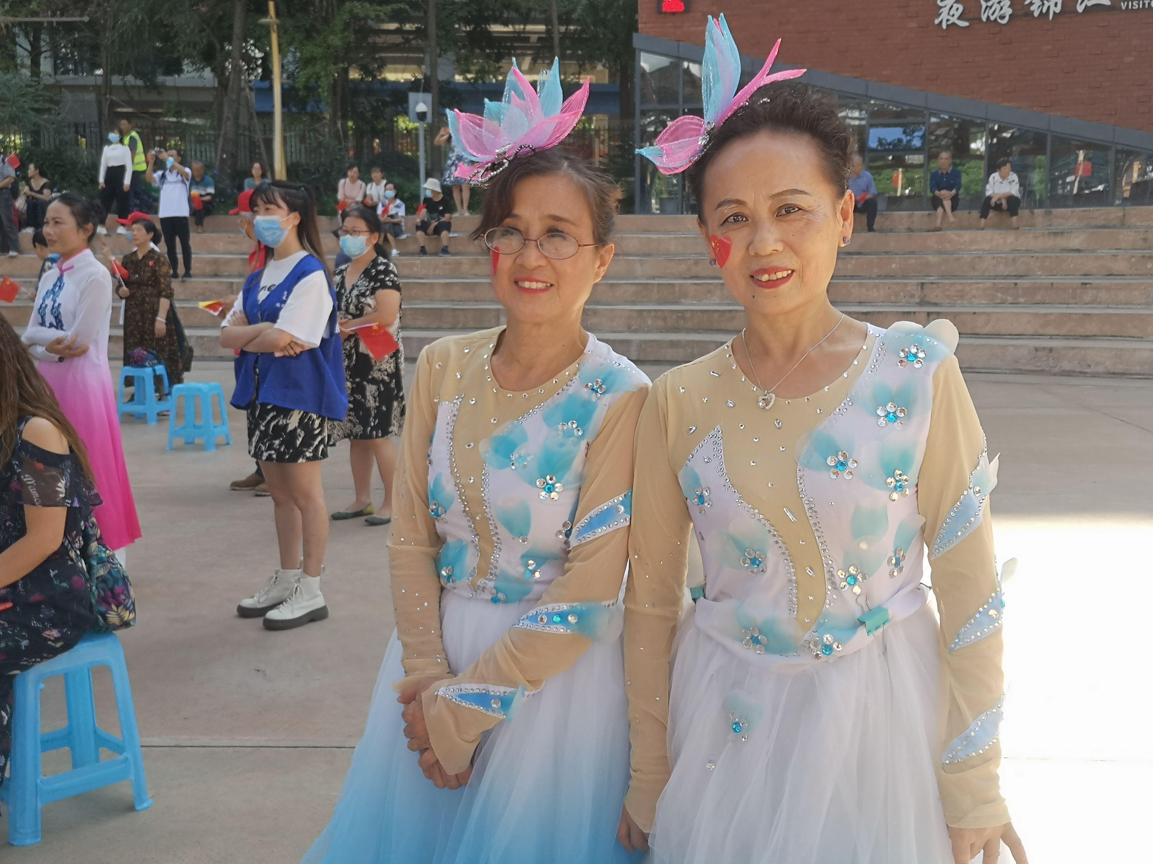 新生路社区：载歌载舞共贺祖国生日