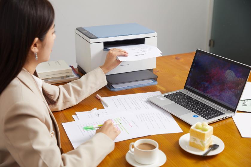 逃离朝九晚五，自由职业者靠什么养活自己？