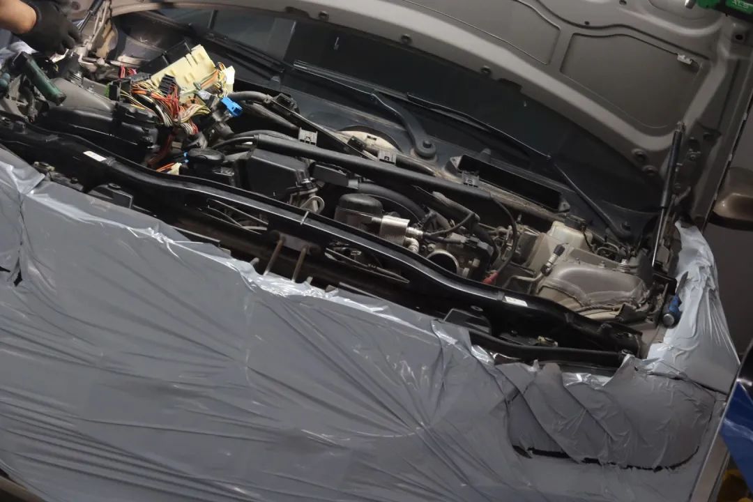 修复二手宝马e90,06宝马e90翻新全过程