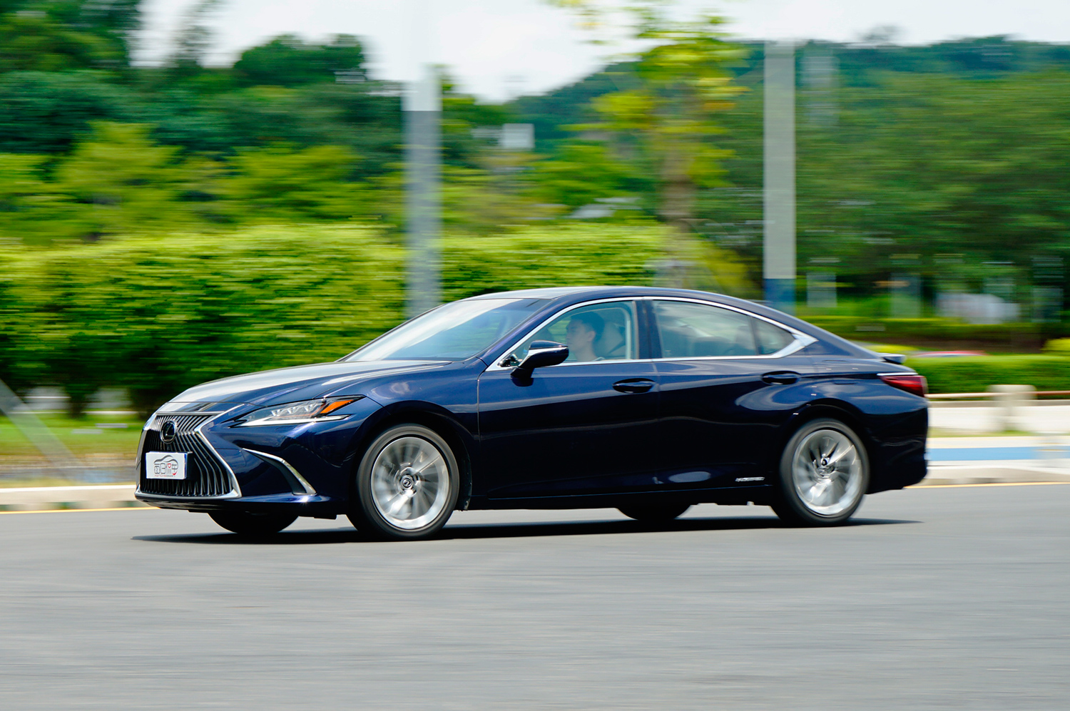 奥迪a6l和雷克萨斯es300h哪个保值,2022款雷克萨斯es300h臻享版试驾