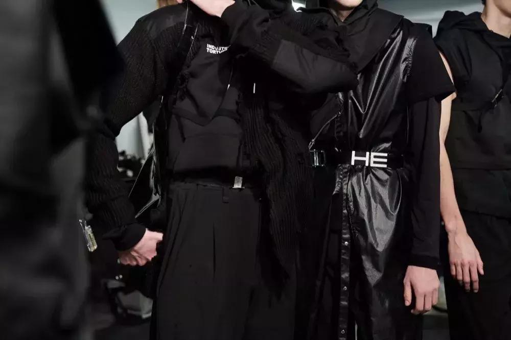 法国巴黎时装周春季限量单品,巴黎时装周宽松款流行