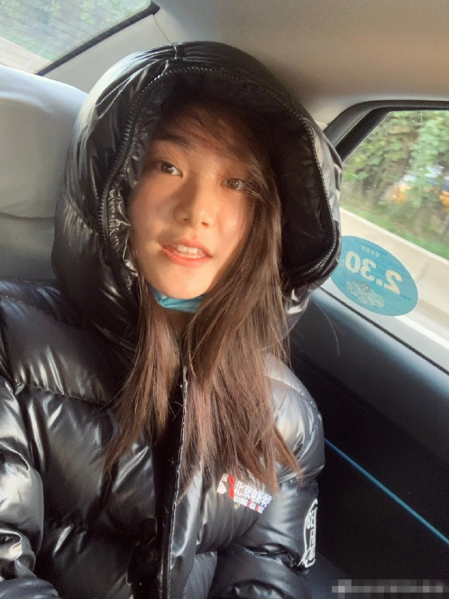 懒理关系户吐槽，孙俪妹妹晒与姐姐同款秀姐妹情，打卡故宫气质赞