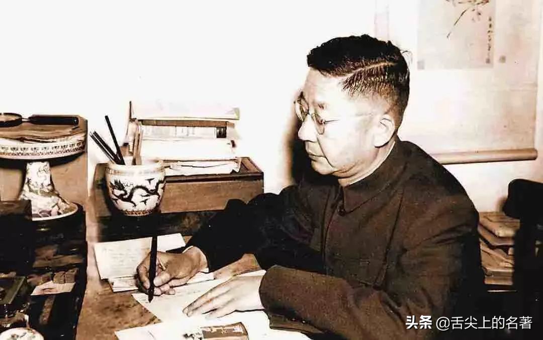 老舍要请大家吃一顿地道的北京菜,老舍先生对北京小吃的情怀