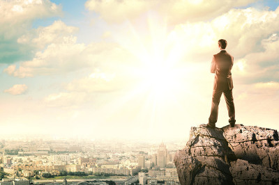 每个人心中都有一个谎言,人生就是不断的相信谎言