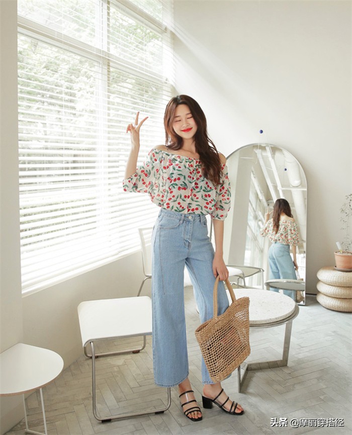 牛仔阔腿裤配什么上衣好看春季,牛仔春季阔腿裤
