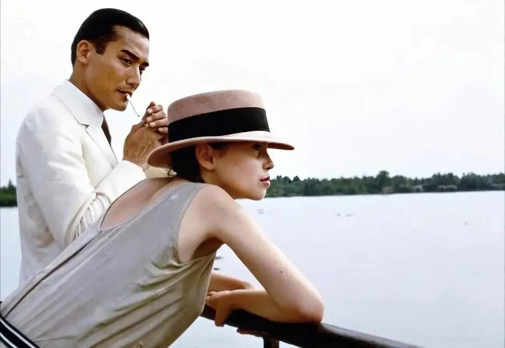 16年前的《处处吻》翻红，是“港味”的复兴？