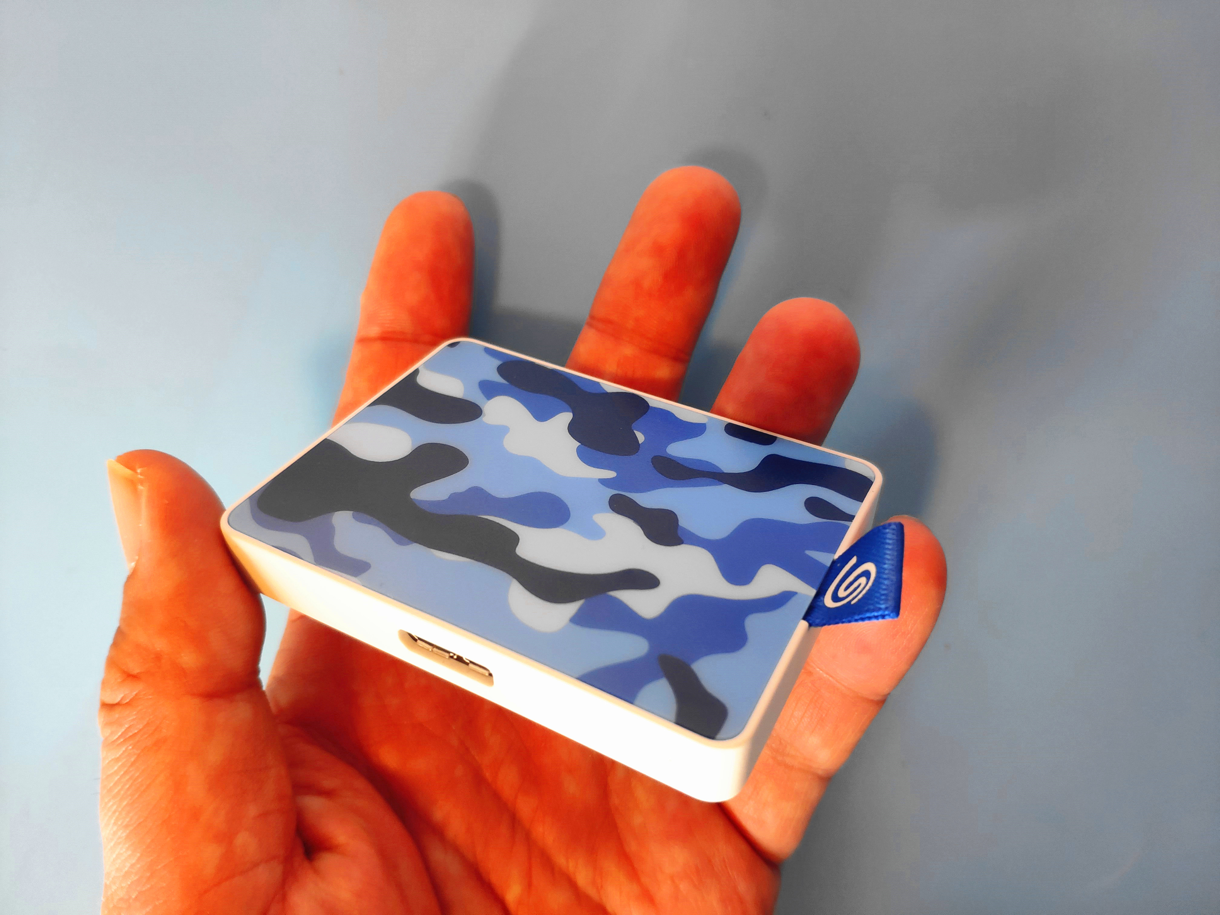 希捷移动硬盘新款和老款,希捷移动硬盘限量版评测