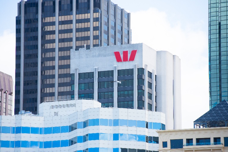 澳洲西太平洋银行CEO引咎辞职，已下台的金融高管知多少？