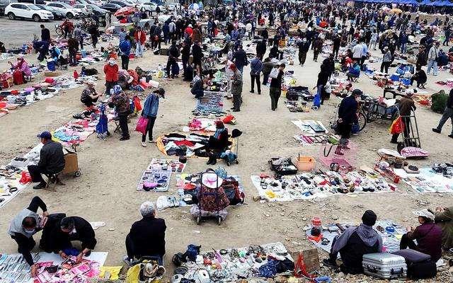 摆地摊服装哪里进货便宜又好,摆地摊卖衣服在哪里进货比较便宜