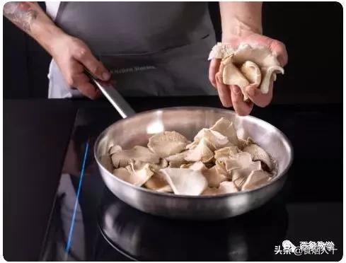 惠灵顿牛排正宗的做法,壳里西餐厅惠灵顿牛排