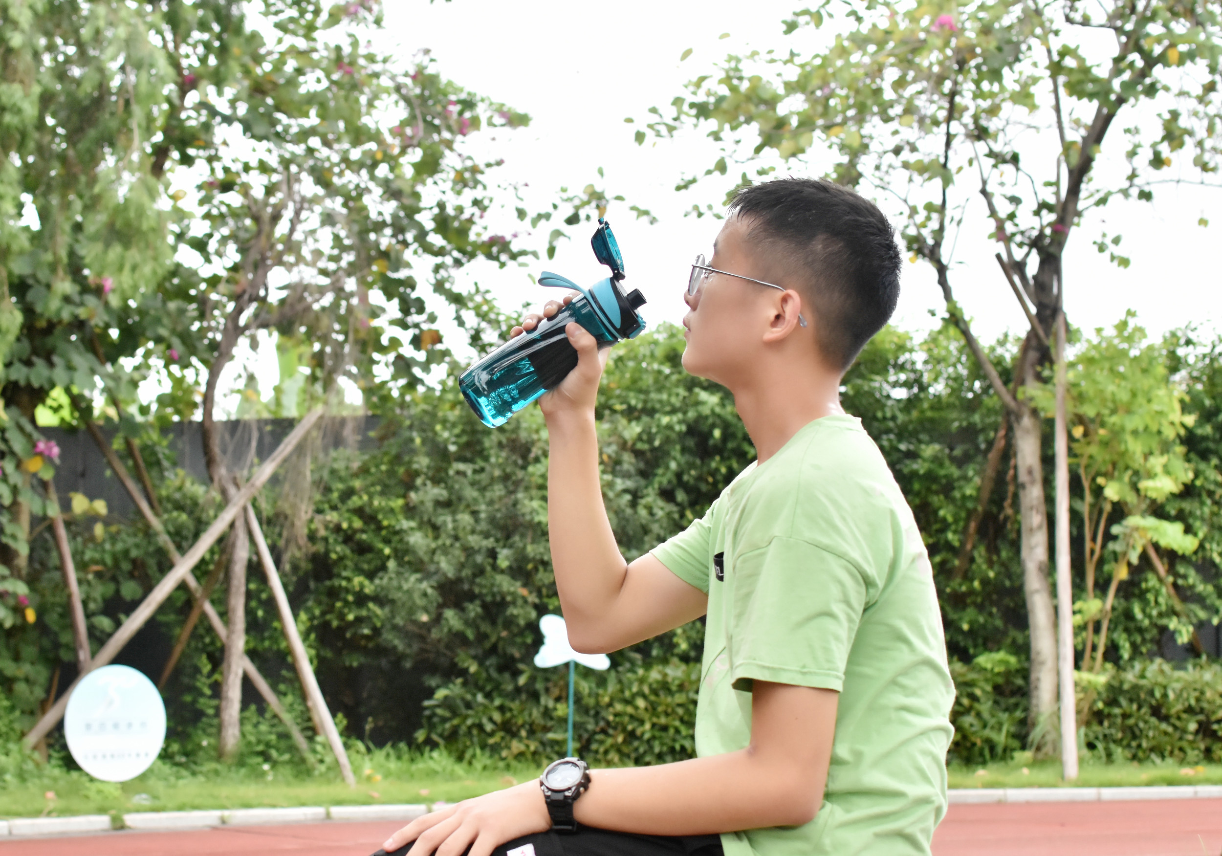 鏂藉瘑鐗归殢椋庣郴鍒楃洿楗澂,鏂藉瘑鐗归殢椋庣洿楗澂