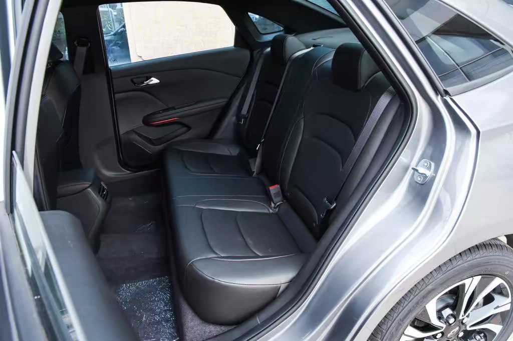 雪佛兰科鲁泽1.0t轻混试驾视频,有颜有实力测试雪佛兰科鲁泽