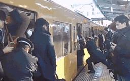 女人也是用下半身思考的动物，小编教你如何用你的翘臀征服女人？