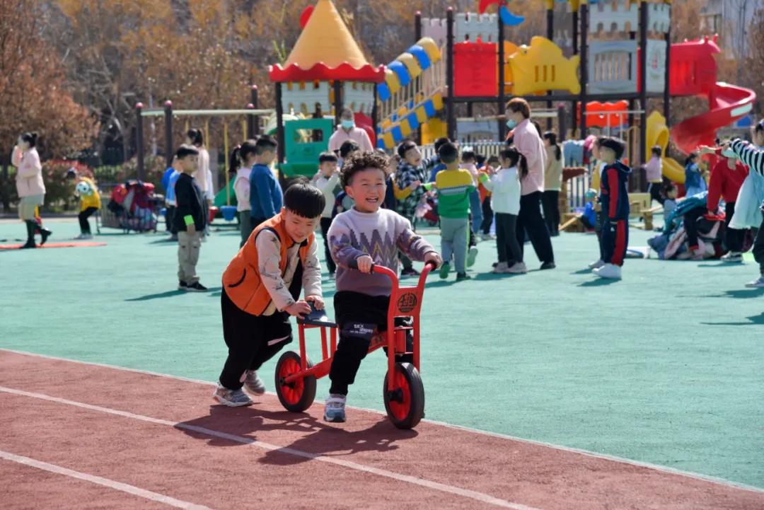 课题研究幼儿园讲座,幼儿园课题组会议报道