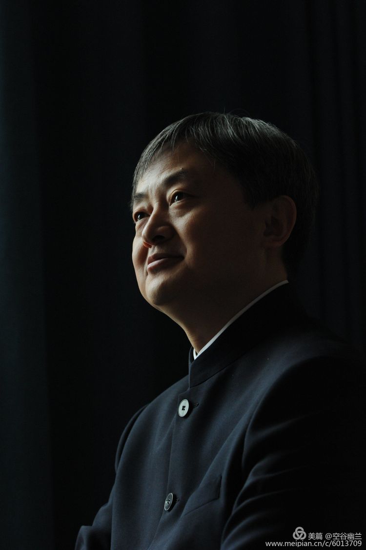 巴塞尔艺术展2024人物肖像油画,晏子油画写生艺术展