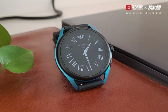 阿玛尼大直径三表盘手表,阿玛尼兔年特定款手表