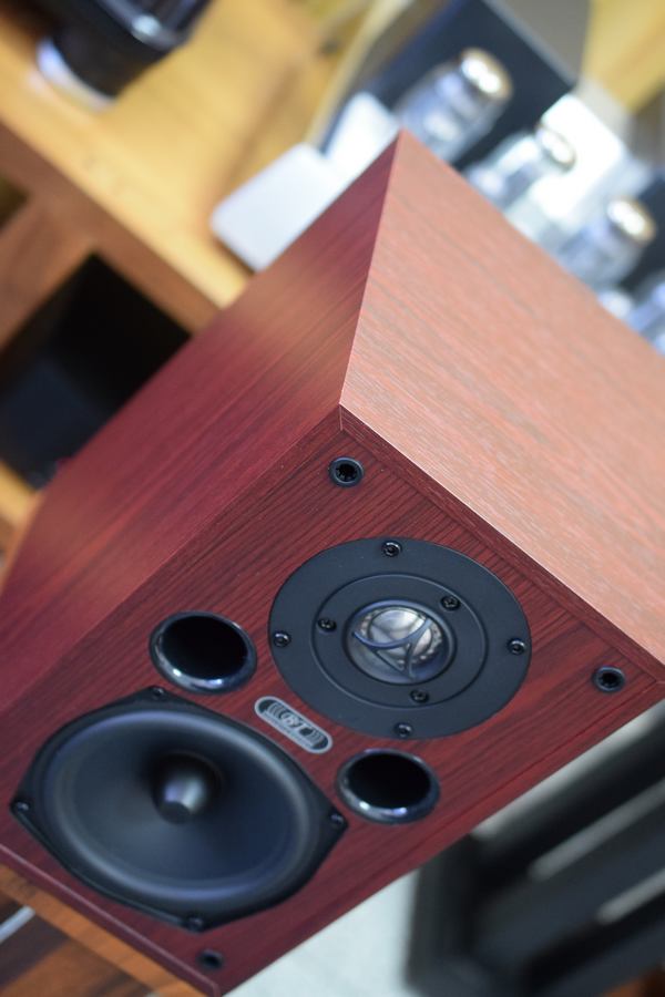 谁才是性价比之王？德法丹美五款入门HIFI书架箱对比横评