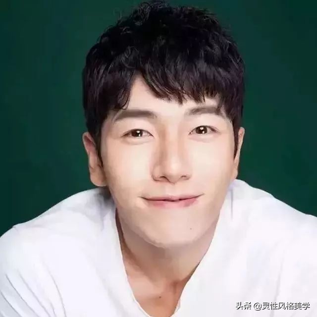 一款暖男必备发型,暖男发型推荐不烫