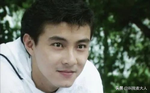 张卫健为什么选择丁克,52岁张卫健和43岁妻子近照