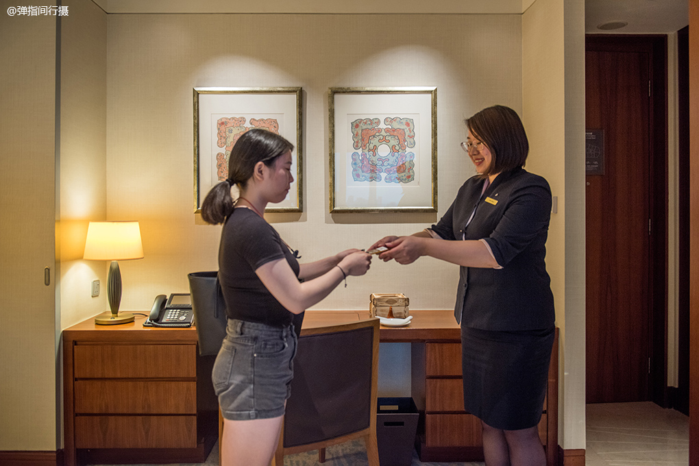 细品光彩琉璃中的东方韵味，澳门旅居的奢雅华贵尽汇于此