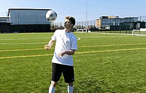 初学者足球颠球教学视频,单脚足球颠球教学初学者