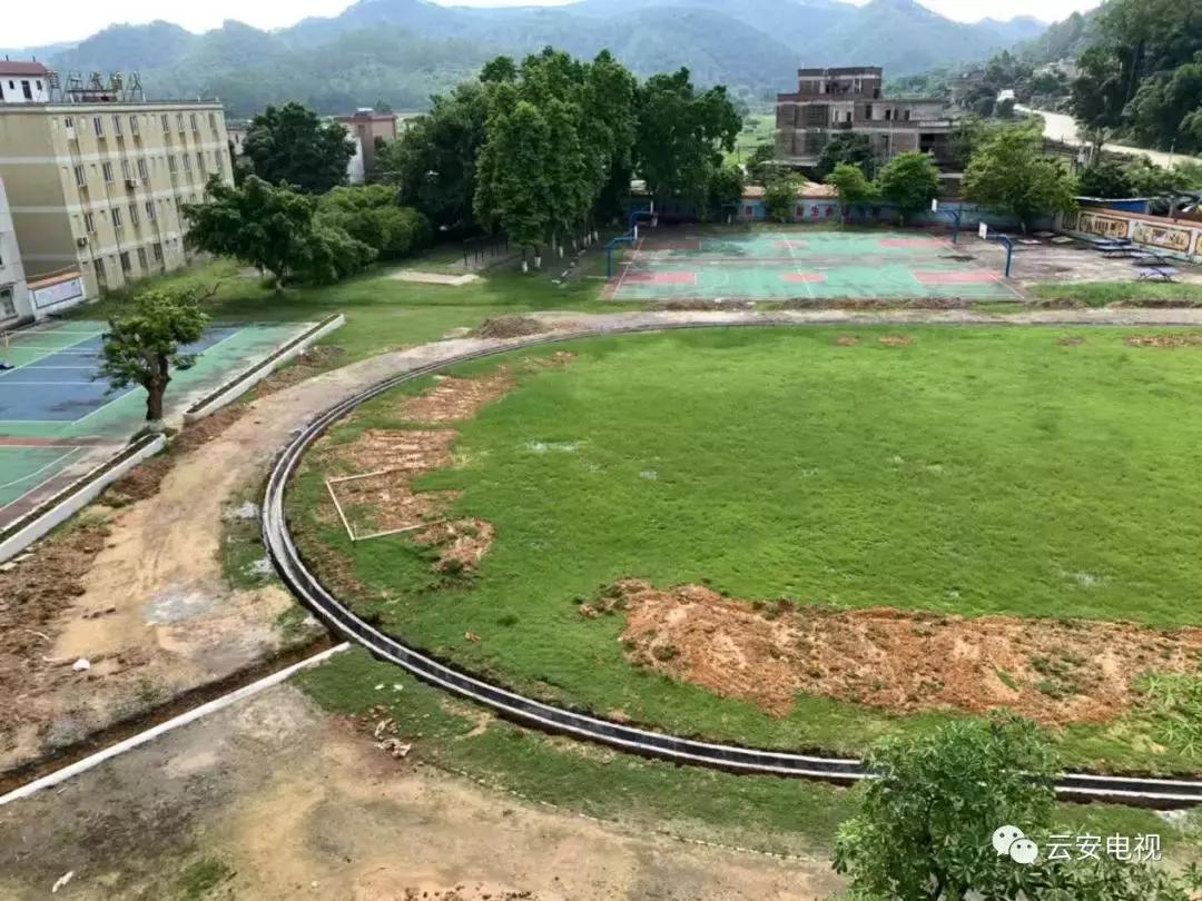 学校足球场升级改造动工仪式,贺州南乡中学运动场