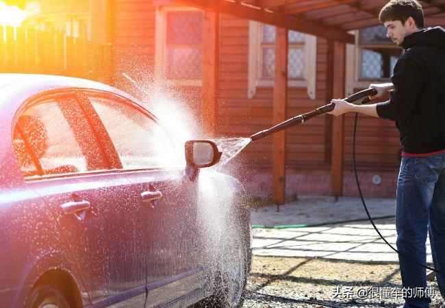 自己提水洗车伤车漆吗,水桶提水可以洗车吗