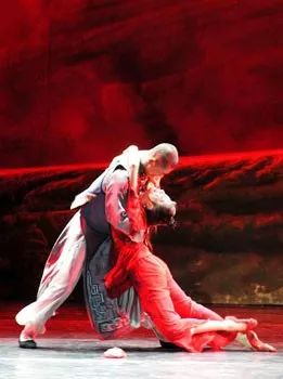 离你越近的地方路途也越远泰戈尔,离你越近的地方路途越远