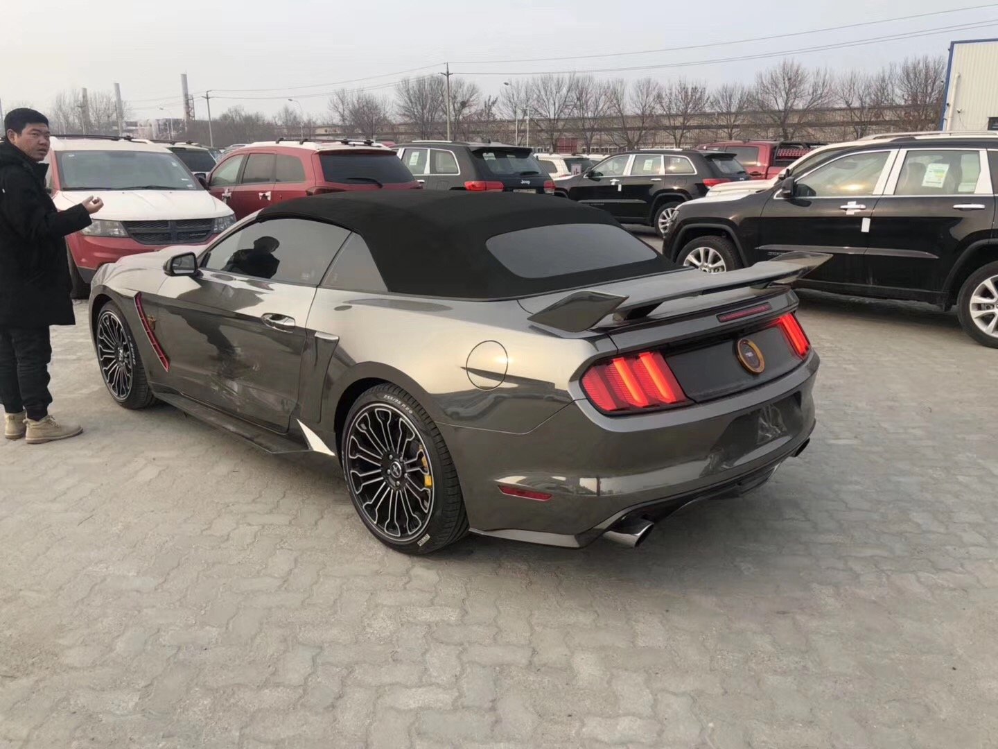 福特野马敞篷版2.3t平行进口,2023款福特野马硬顶敞篷版