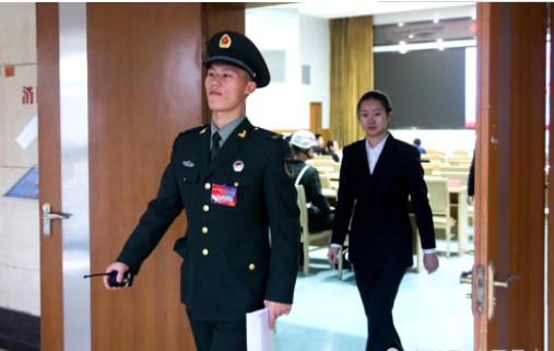 军队文职基本工资就有9000吗,军队文职招聘难吗