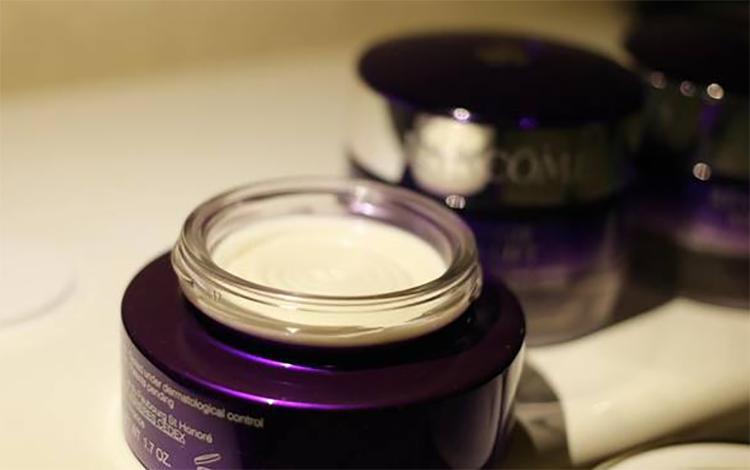 护肤用乳液好还是面霜好,乳液和面霜有什么区别