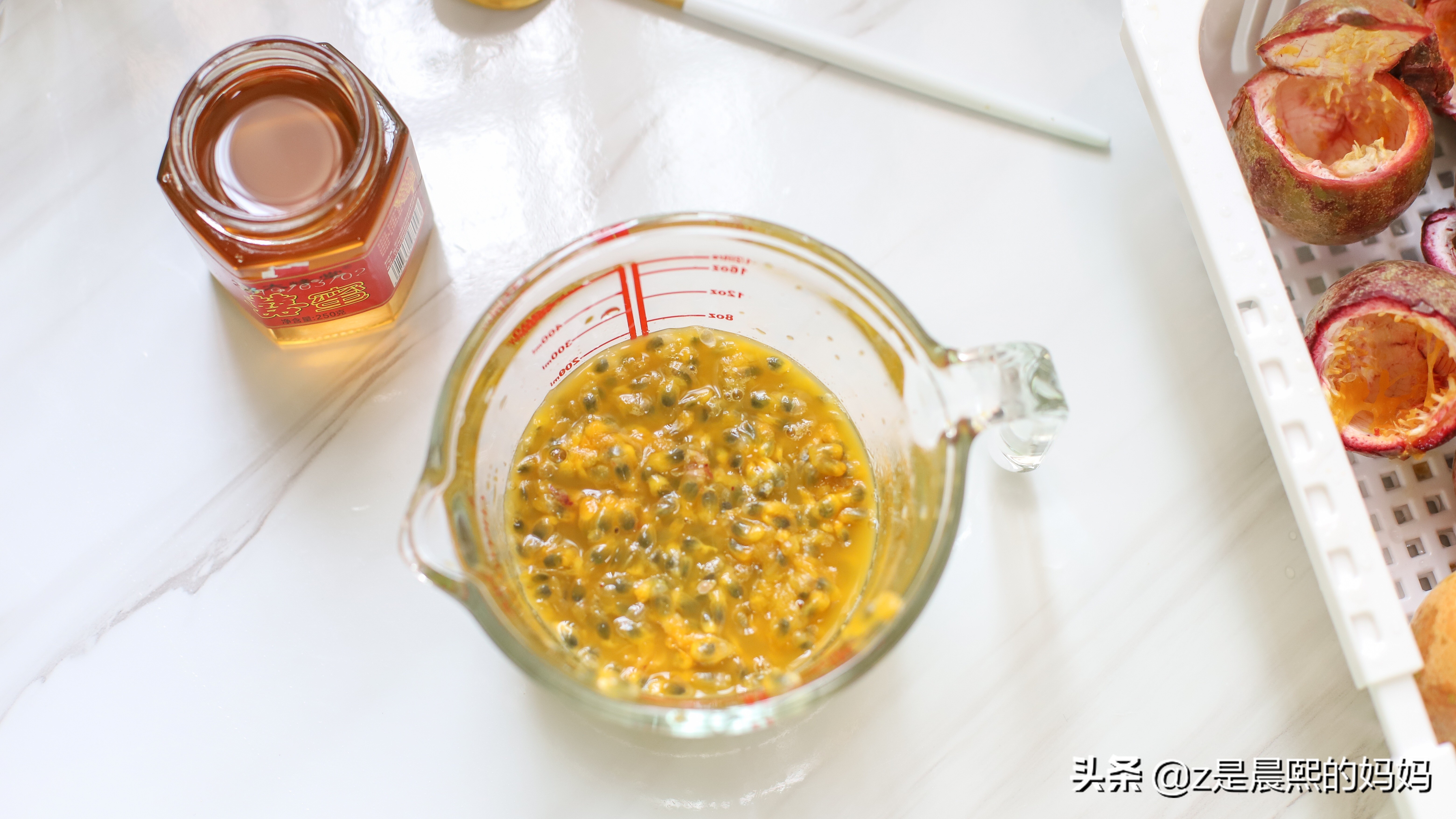 vc柠檬百香果,用柠檬和百香果怎么做果汁美白