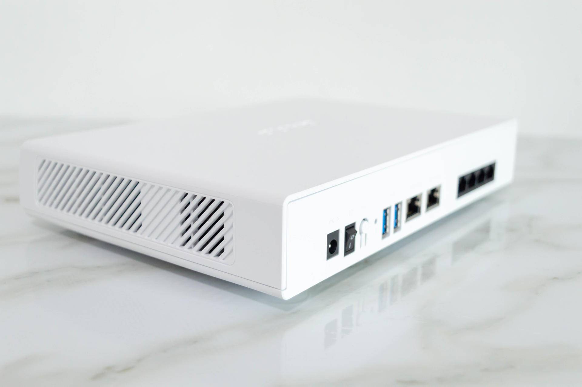 威联通301w路由器测评,威联通路由器301w拆机评测